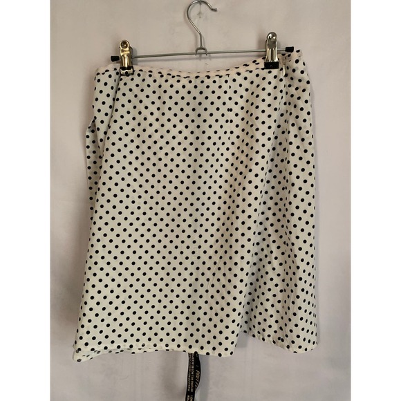 Pretty Little Thing  Size 8 Black/White Polka Dot Wrap Style Skirt NWT - Picture 4 of 7